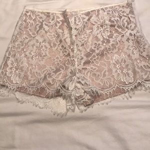 TOBI White Lace Shorts Size Medium